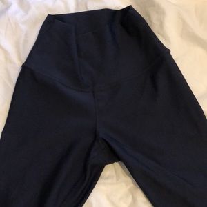 Alo navy blue 7/8 airlift leggings